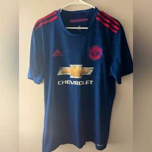 Manchester United shirt- size L